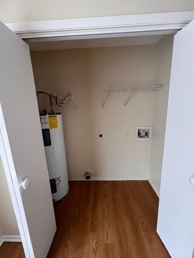 Building Photo - Hu Properties2 (3308 Dunliegh Dr)