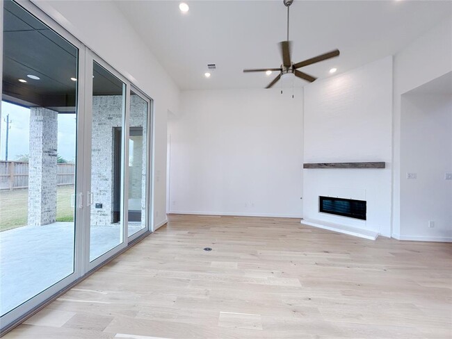 Building Photo - 5222 Tahoe Ct