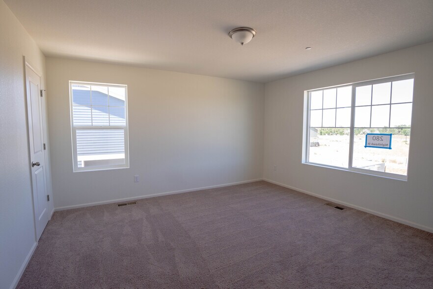 Building Photo - 280 Nighthawk St