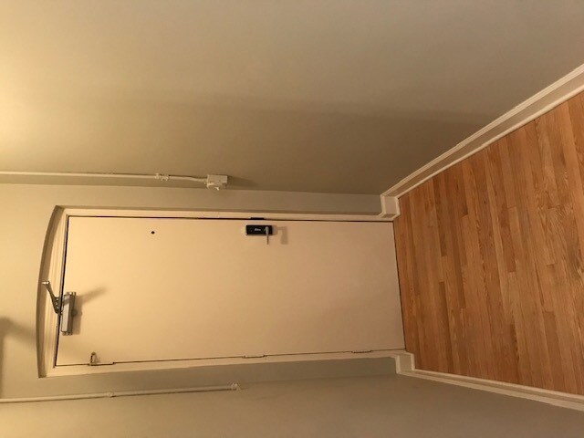 Building Photo - 1824 N Lincoln Park W