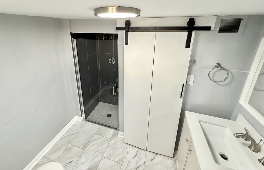 Bathroom 2 - 4206 Urn St