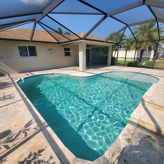 Building Photo - Your Florida Oasis Awaits