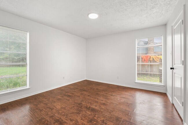 Building Photo - 7018 Stoney River Dr