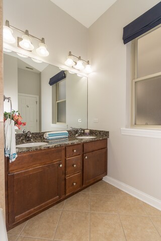 Building Photo - 3440 N Narragansett Ave