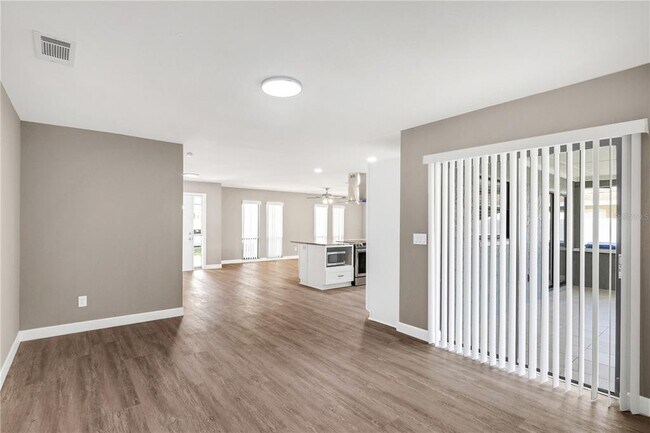 Building Photo - 5522 Fulmar Dr