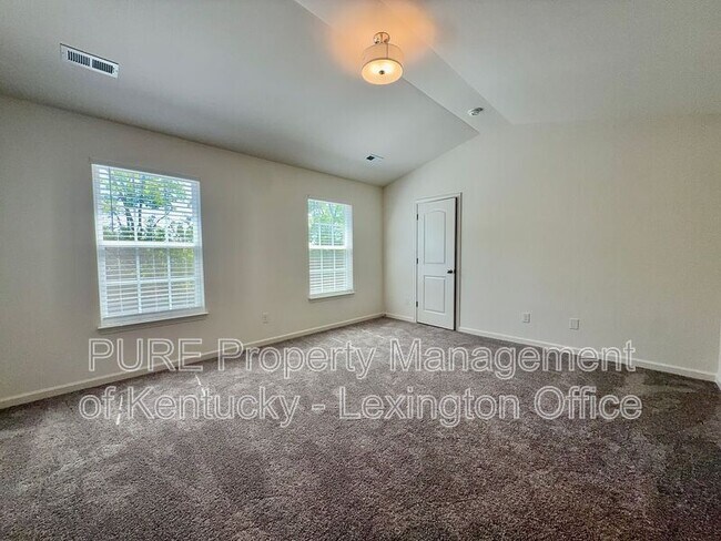 Building Photo - 852 Halford Pl