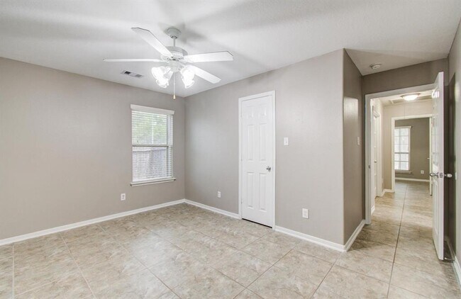 Building Photo - 4823 Upland Dale Ct