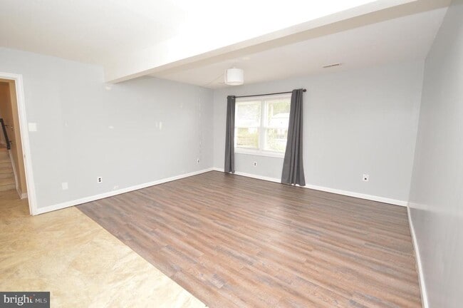 Building Photo - 7017 Lombard Ln