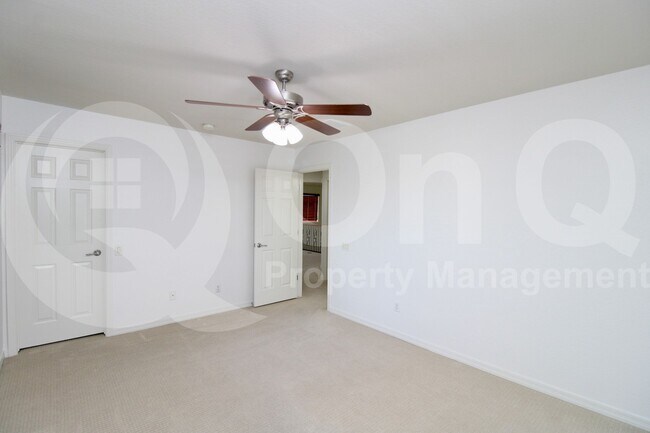 Building Photo - 2035 W Monte Cristo Ave