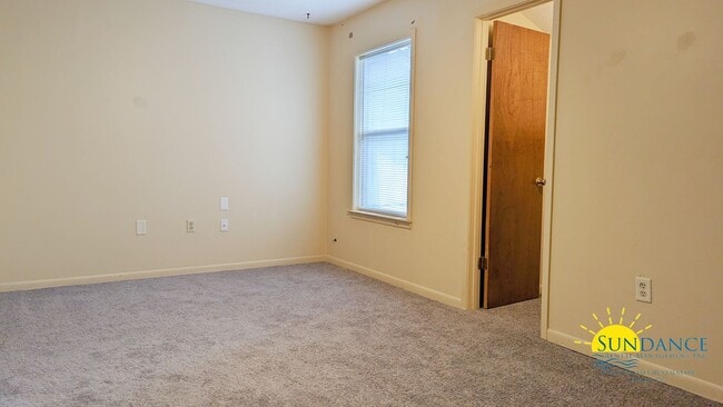 Building Photo - Adorable 2 Bedroom Townhouse located in Fort Walton Beach!