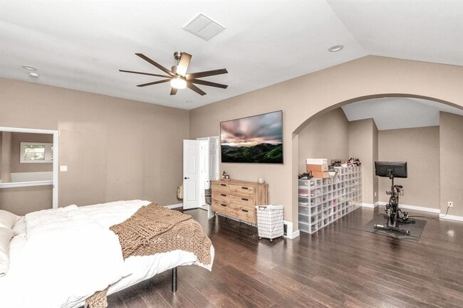 Building Photo - 3210 Shadowwalk Dr