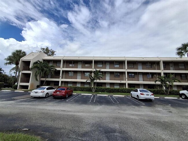 Building Photo - 8763 Shadow Wood Blvd