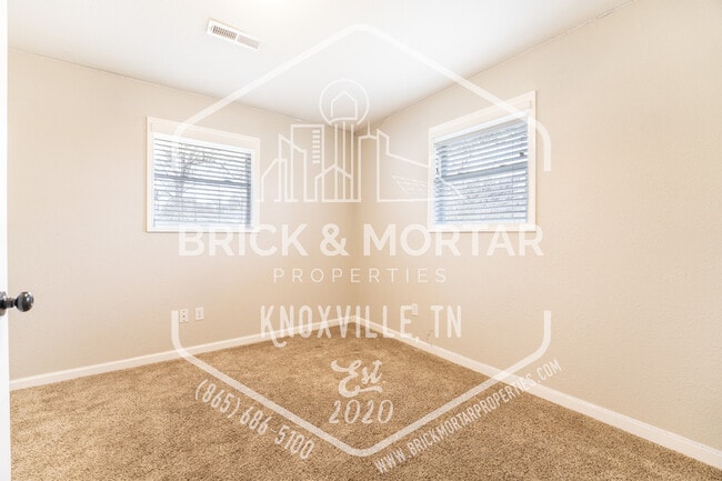Building Photo - 837 Teffeteller Ln