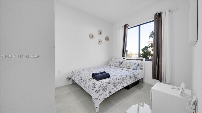 Building Photo - 417 NW 13th Ct