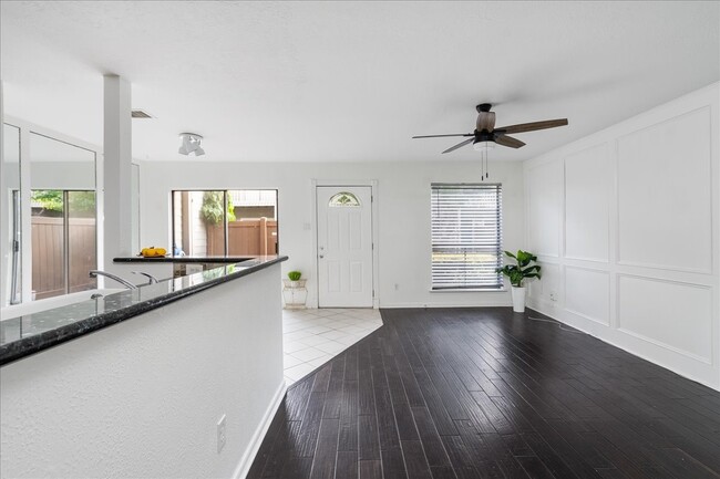 Building Photo - 2379 Briarwest Blvd