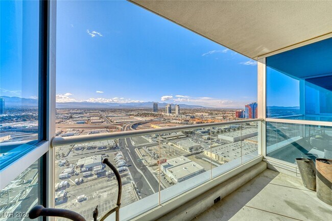 Building Photo - 4525 Dean Martin Dr