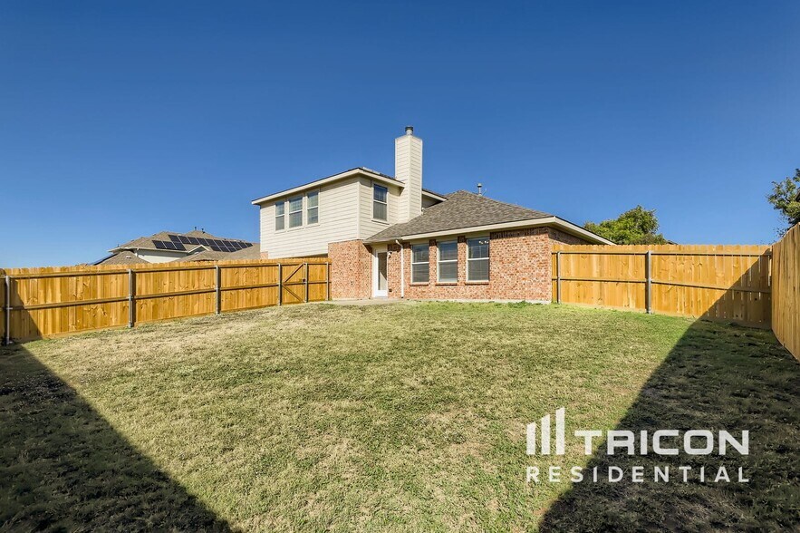 Building Photo - 522 Golden Bell Dr