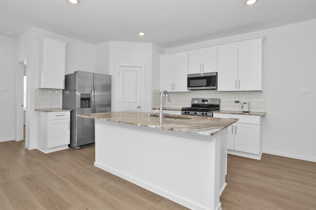 Building Photo - 3518 Grassland Dr