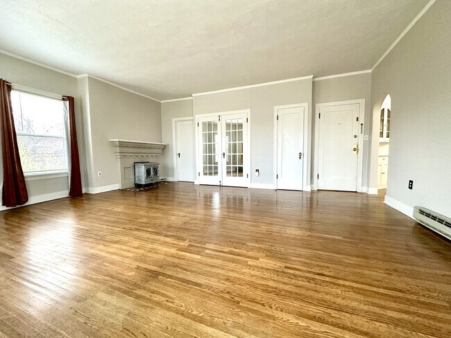 Building Photo - 423 S Coeur d'Alene St