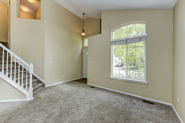 Building Photo - Beautifully Updated 3-Bed Home in Arapahoe...