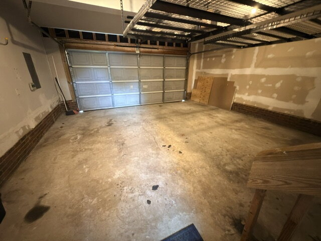Building Photo - Spacious 4BR Home with Fenced Yard, Community Pool & 2-Car Garage