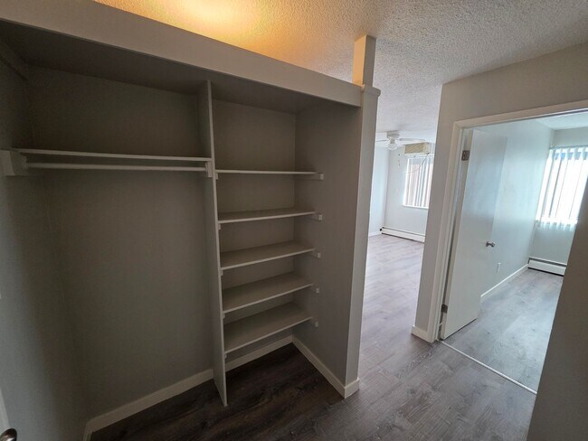 Building Photo - 233 E Arvada St