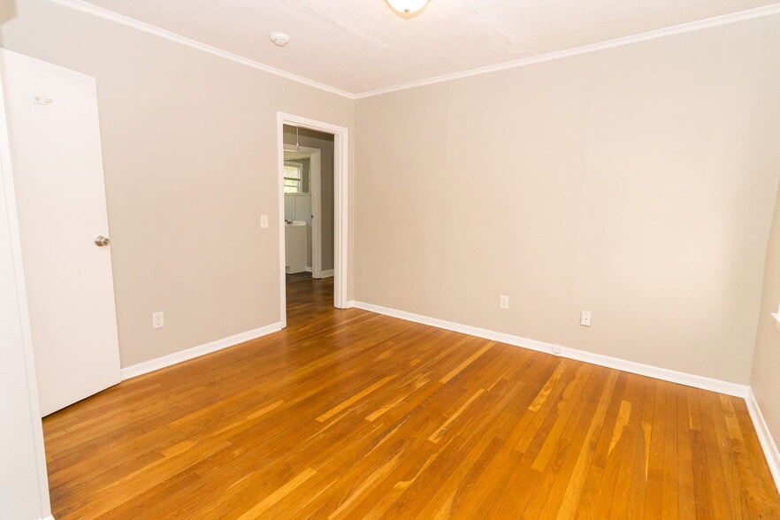Building Photo - 26 Paulmar Dr