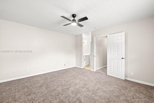 Building Photo - 1542 N Lawnwood Cir