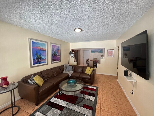 Building Photo - 575 NW 33rd St