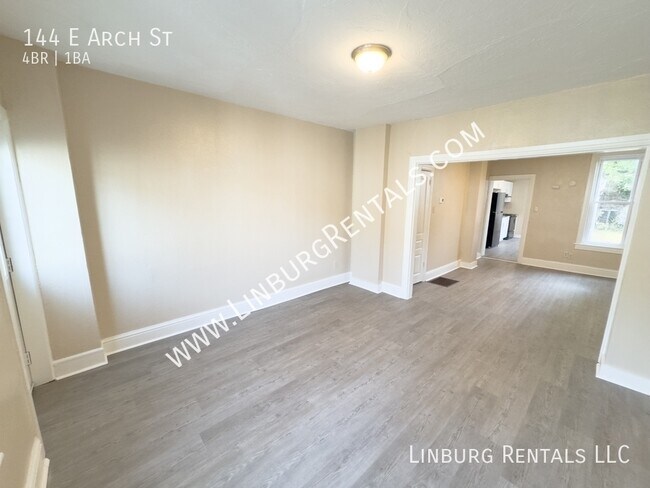 Building Photo - 144 Arch St