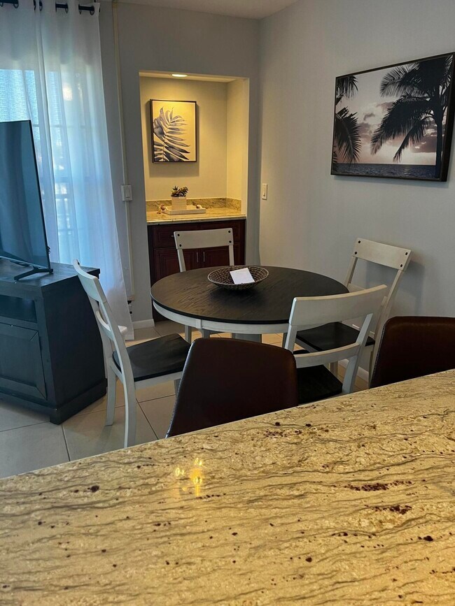 Building Photo - 1605 S US Hwy 1