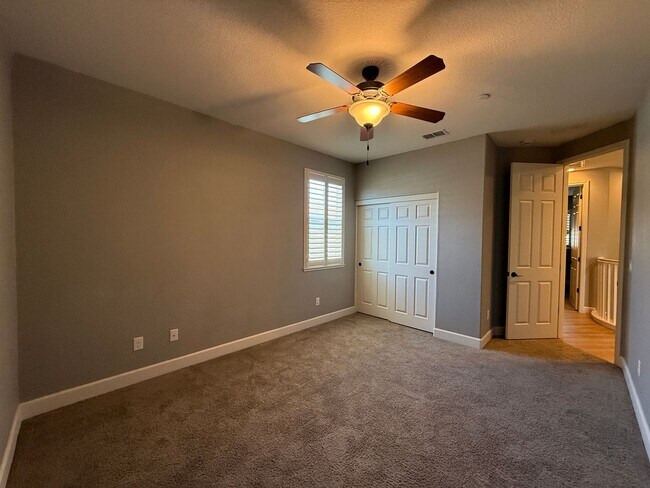 Building Photo - Four Bedroom West Roseville Home