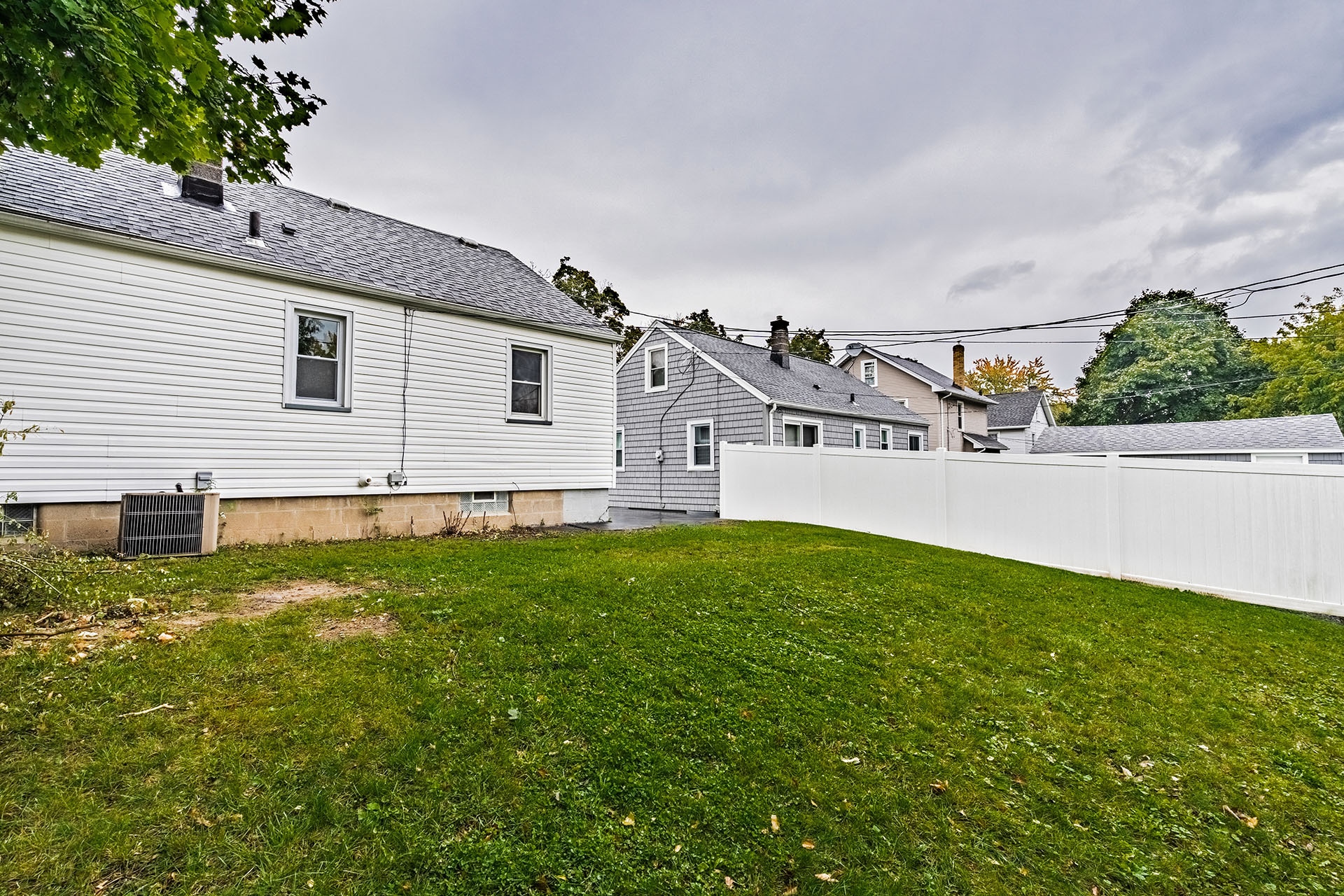 Building Photo - 531 Spencer Rd