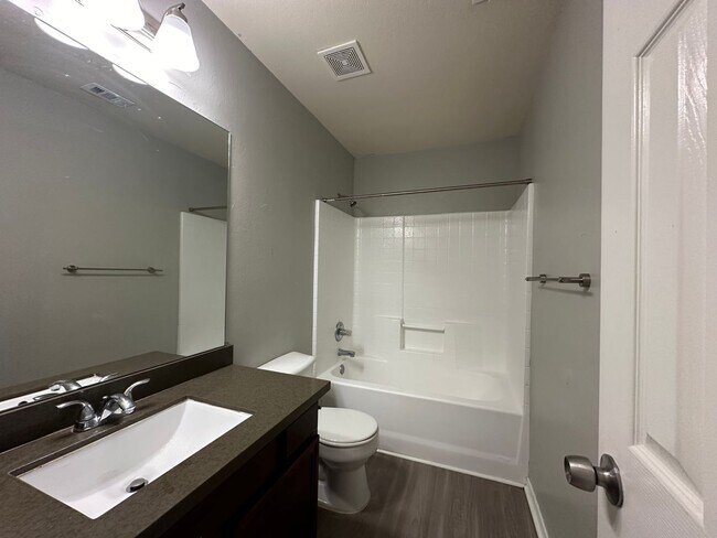 Building Photo - 7110 Creekstone