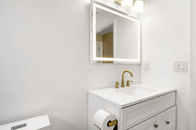 Building Photo - 2962 SW Coastal Terrace