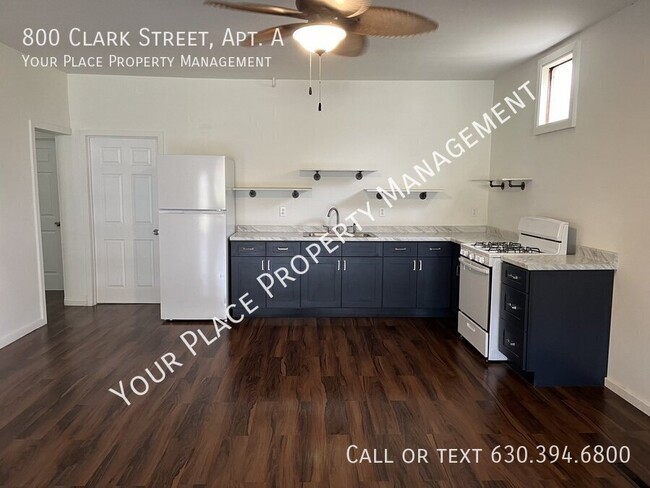 Building Photo - HUGE, REMODELED 3BR, 1BA with in unit wash...