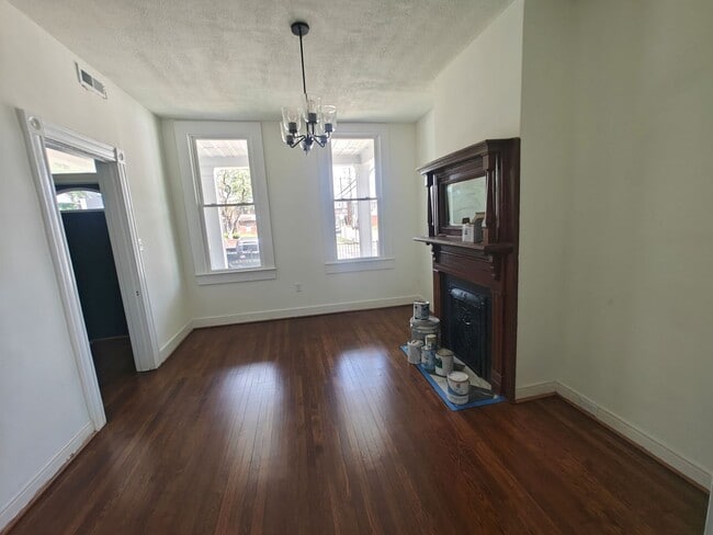 Building Photo - 3 bedroom home at Garland and S Sheppard