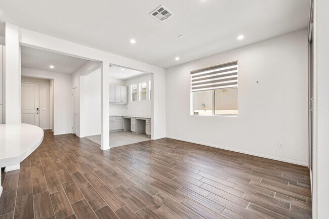 Building Photo - 51555 Ponderosa Dr.