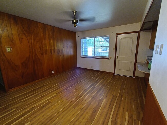Building Photo - Charming 3BR House in Sherman
