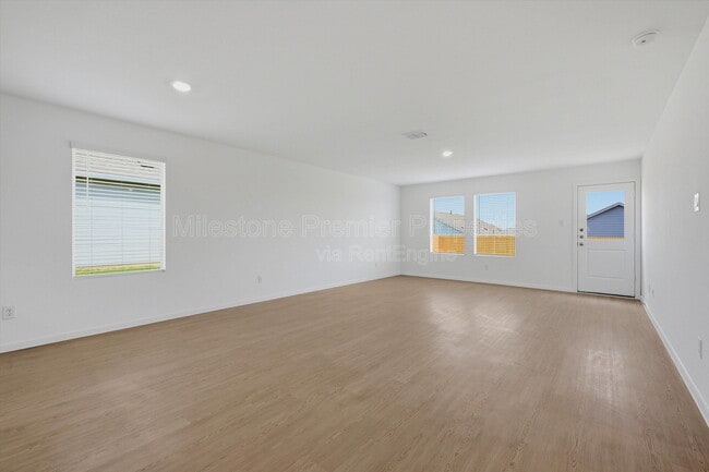 Building Photo - 3719 Longleaf Dr