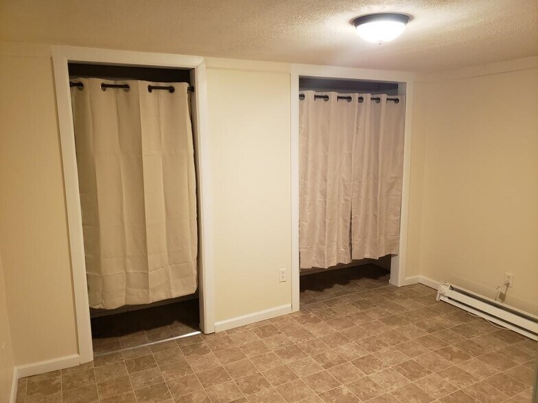 Bedroom - 206 Campbell St