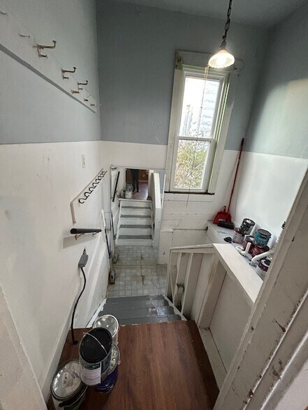 Building Photo - 518 Beckman St