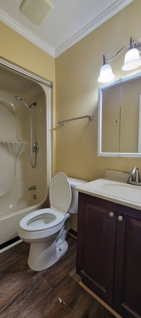 Building Photo - Ready to Move in