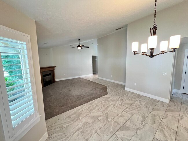 Building Photo - 564 Spring Meadow Ln