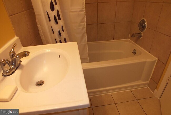 Building Photo - 7600 Savannah St