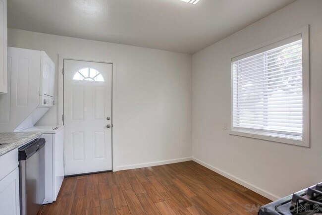 Building Photo - 3311 Clairemont Mesa Blvd
