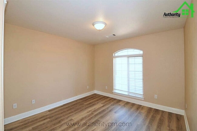 Building Photo - 21789 Seven Lakes Ln