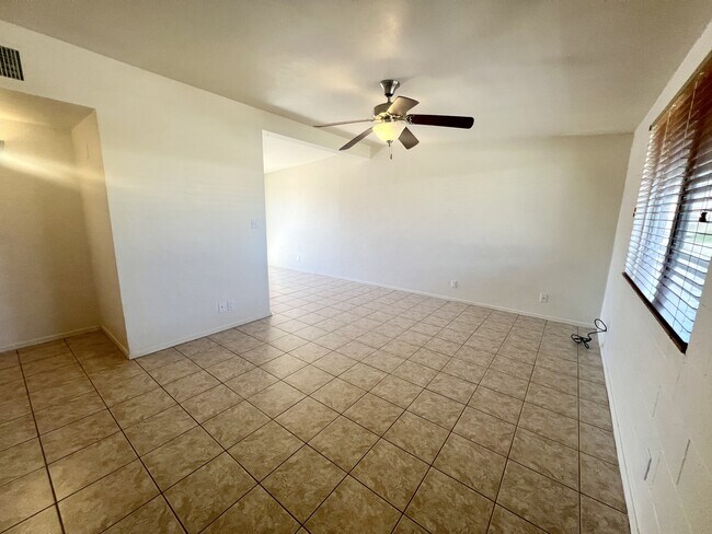 Building Photo - 2861 N Columbus Blvd