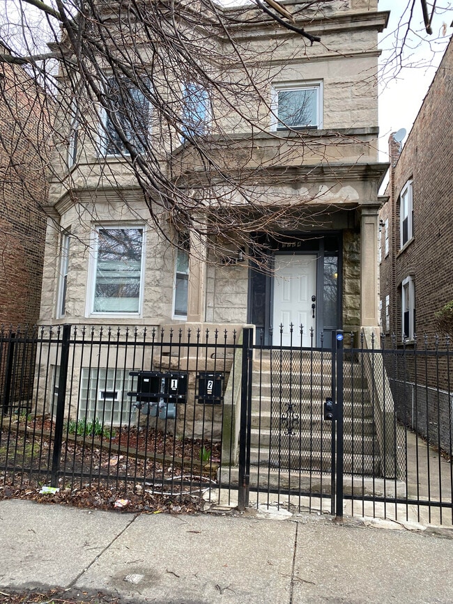 Building Photo - 5724 S May St