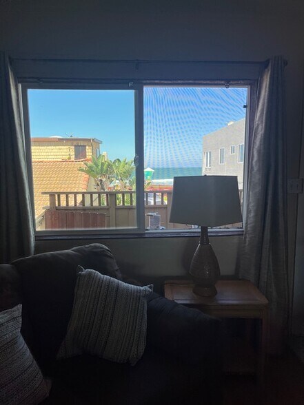 Building Photo - 863 Ocean Ln